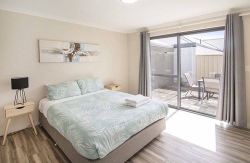 Geographe House | Family Beachscape- ARCADE MACHINE