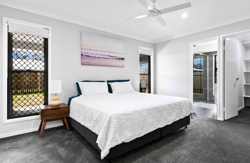 Eli Waters House | Family Friendly Beach House in Point Vernon