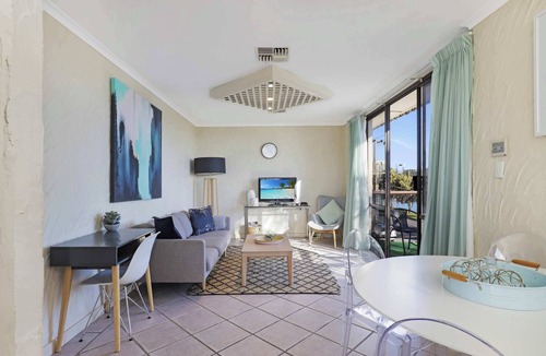 Glenelg North Apartment | Fantastic Riverview Balcony 2Bdrm | Glenelg North