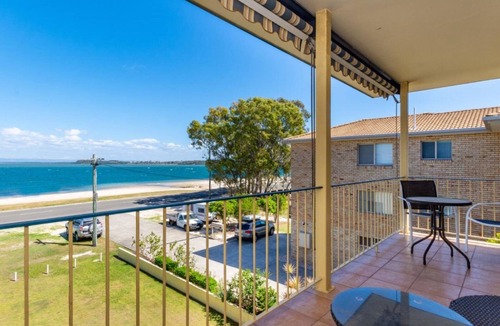 Bongaree Apartment | Fantastic Views From Top Floor