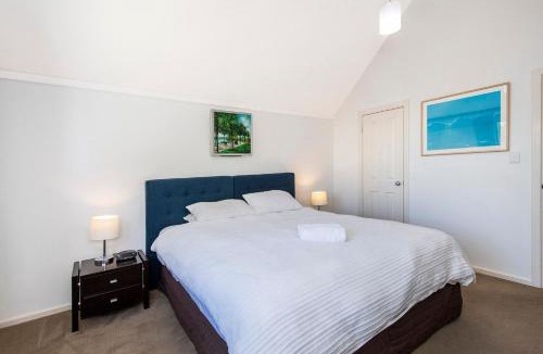 Broadwater Villa | FiftyTwo at Cape View