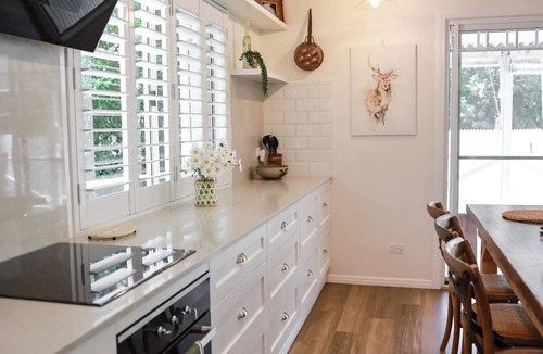Eagle Heights Cottage | Firefly Cottage | Hideaway with Wood Fireplace