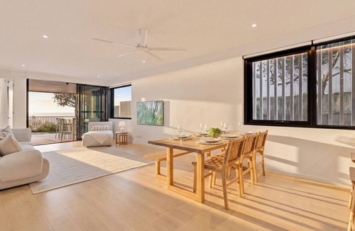 Coolum Beach Apartment | First Bay Coolum - 3BR Beach Front Luxury Apartment