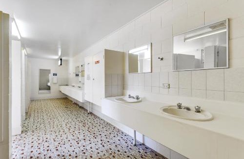 Earlville Resort | First City Caravilla