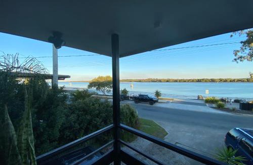 Griffin House | Fisher River Front