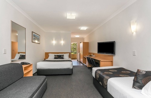 Rivervale Hotel | Flag Motor Lodge