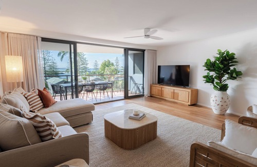 Port Macquarie Apartment | Flightdeck 203 - 4 Bedroom unit in Town