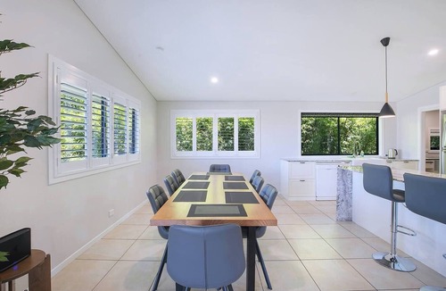 Sandgate House | Flinders Haven Poolside Escape by the Beach