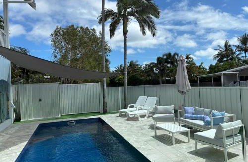Horseshoe Bay Apartment | Flip flops