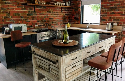 McCrae House | Foothills Beachside Escape McCrae