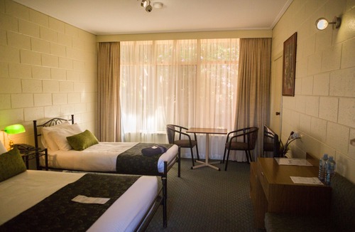 Whyalla Hotel | Foreshore Motor Inn