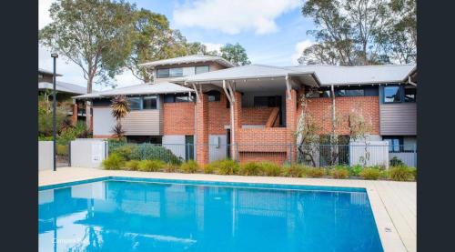 Margaret River Apartment | Forest Edge Villa - Family Friendly - Walk To Town