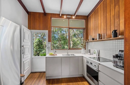 Austinmer House | Forest Trails Escape Bushland Serenity near Beach