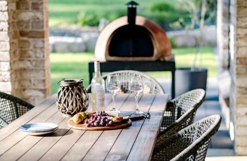 Little Forest House | Forever Sunday - Plunge Pool, Woodfire pizza oven, Outdoor firepit