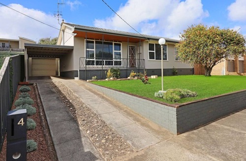 Warrnambool House | Four bedroom getaway close to the beach