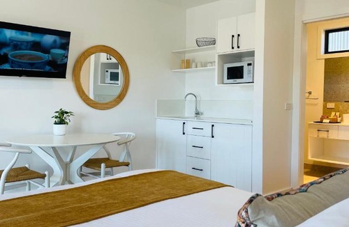 Kilmore Hotel | Fox on the Run - Motel Kilmore