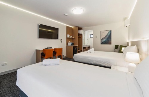 Frankston Hotel | Frankston Bay Motel