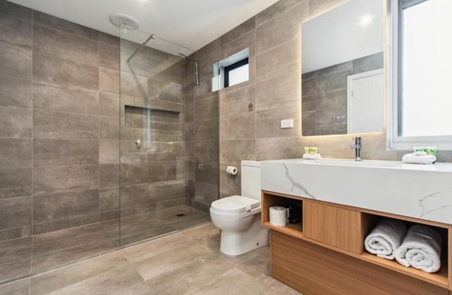 Frankston Hotel | Frankston Bay Motel
