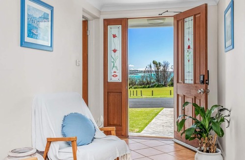 Dolphin Point Apartment | FREE NIGHT. Pay for 2 stay for 3