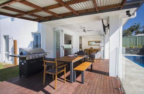 Narrawallee House | Free night! Pay for 2 stay for 3