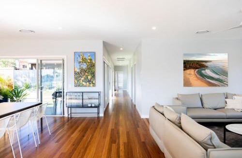 Narrawallee House | Free night! Pay for 2 stay for 3
