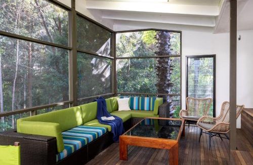 Mollymook Beach House | Free night! Pay for 2 stay for 3