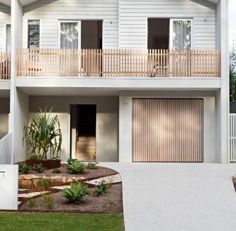 Narrawallee House | Free night! Pay for 2 stay for 3