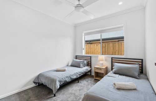 Crestmead House | Fresh and Stylish 4BR Getaway Near Local Parklands