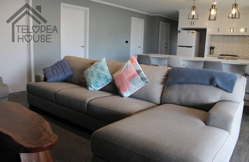Worrolong House | Fresh, comfortable & modern 3 bedroom home - Telopea House.