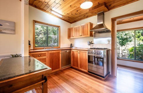 Coles Bay House | Freycinet Retreat - Cosy and private!