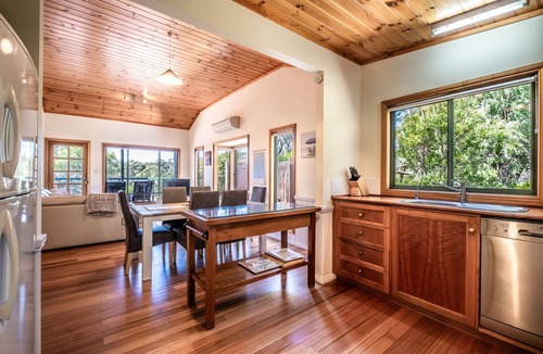 Coles Bay House | Freycinet Retreat - Cosy and private!