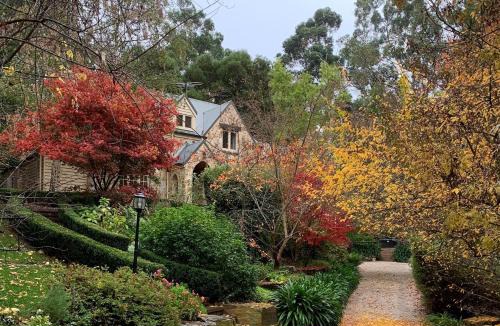 Stirling House | FROGWELL HOLLOW immerse into an idyllic fairytale