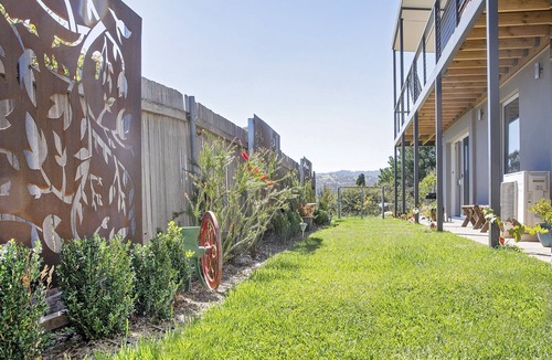 Jindabyne Apartment | Fully equipped 2 bedrooms, kitchen, bathroom