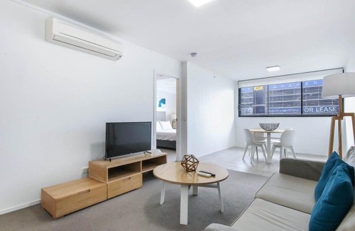 Bowen Hills Apartment | Fully-Equipped 2BD/2Bath Apartment in Bowen Hills