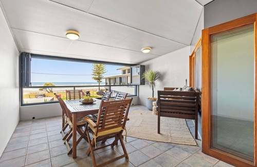 North Creek Apartment | Fully equipped for beach life & comes well-appointed w/a light airy open design