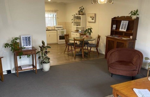 Tanunda Apartment | Functional 1 bedroom unit close to Tanunda Main St