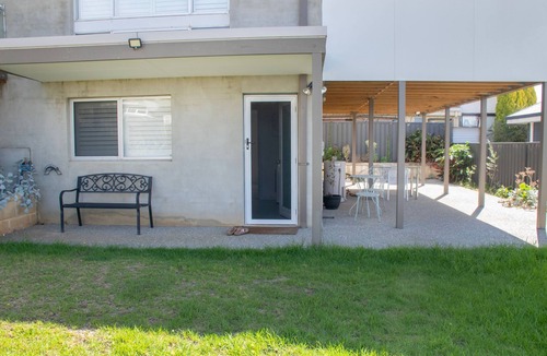 Mount Melville Apartment | Functional comfort awaits at your private space to explore Albany