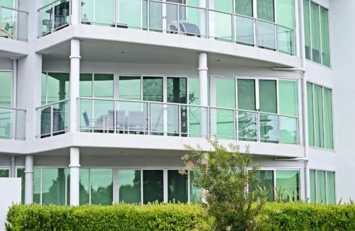 Victor Harbor Apartment | Gallery 7 - Town Centre - Wi-Fi - Linen Included