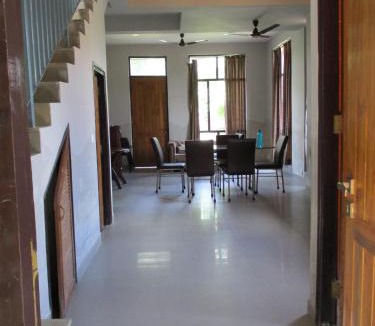 Roychak Apartment | Ganga Kutir Oak Villa on Raichak