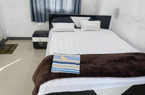 Diamond Harbour House | Gangasagar Das Guest House
