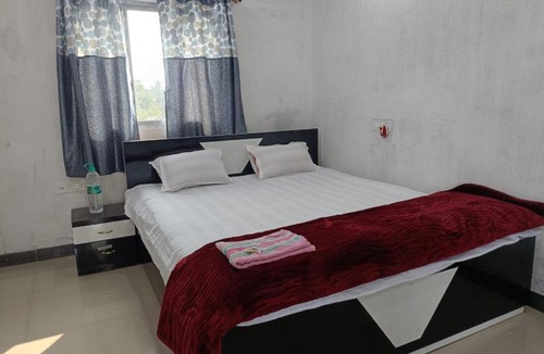 Diamond Harbour House | Gangasagar Das Guest House