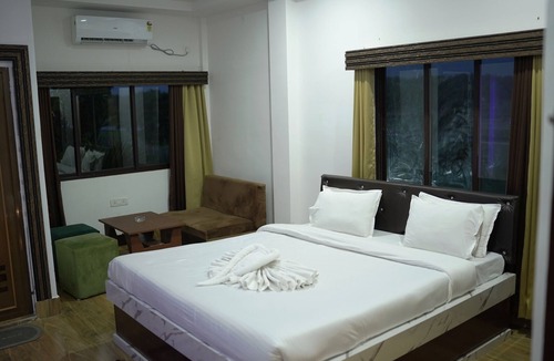 Neora Hotel | Gangotri Resort