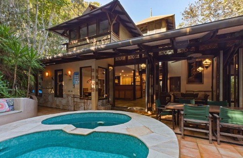 Byron Bay Cabin | Garden Burees