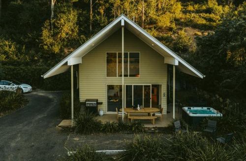 Kangaroo Valley House | George's - KV Golf Course, Kangaroos =& Wildlife