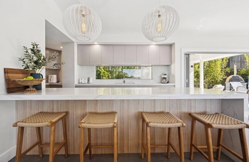 Korora House | Gerald's Break Away - Pet Friendly, Style and luxury with Pool