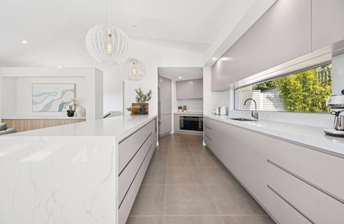 Korora House | Gerald's Break Away - Pet Friendly, Style and luxury with Pool