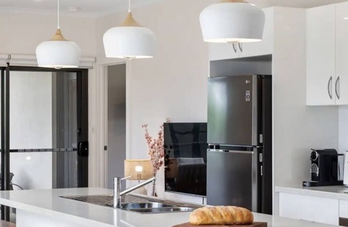 Mount Gambier House | Getaway On Wallace. nPet friendly.