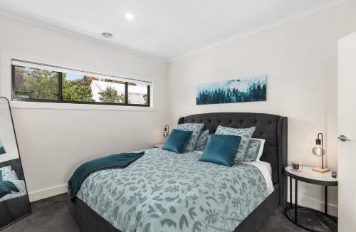 Mount Gambier House | Getaway on Wallace - Fantastic central location