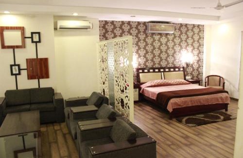 Karnal Hotel | Gian Residency