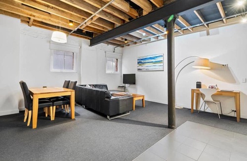 Sullivan's Cove Apartment | Gibson Mill waterfront warehouse apartment - 202